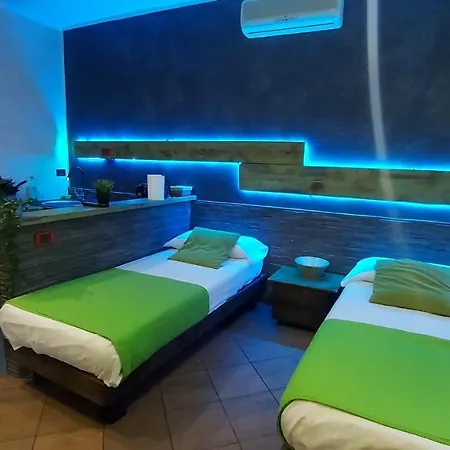 Marconi And Vendégház Verona