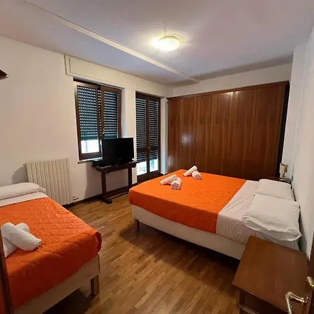 Marconi And Vendégház Verona